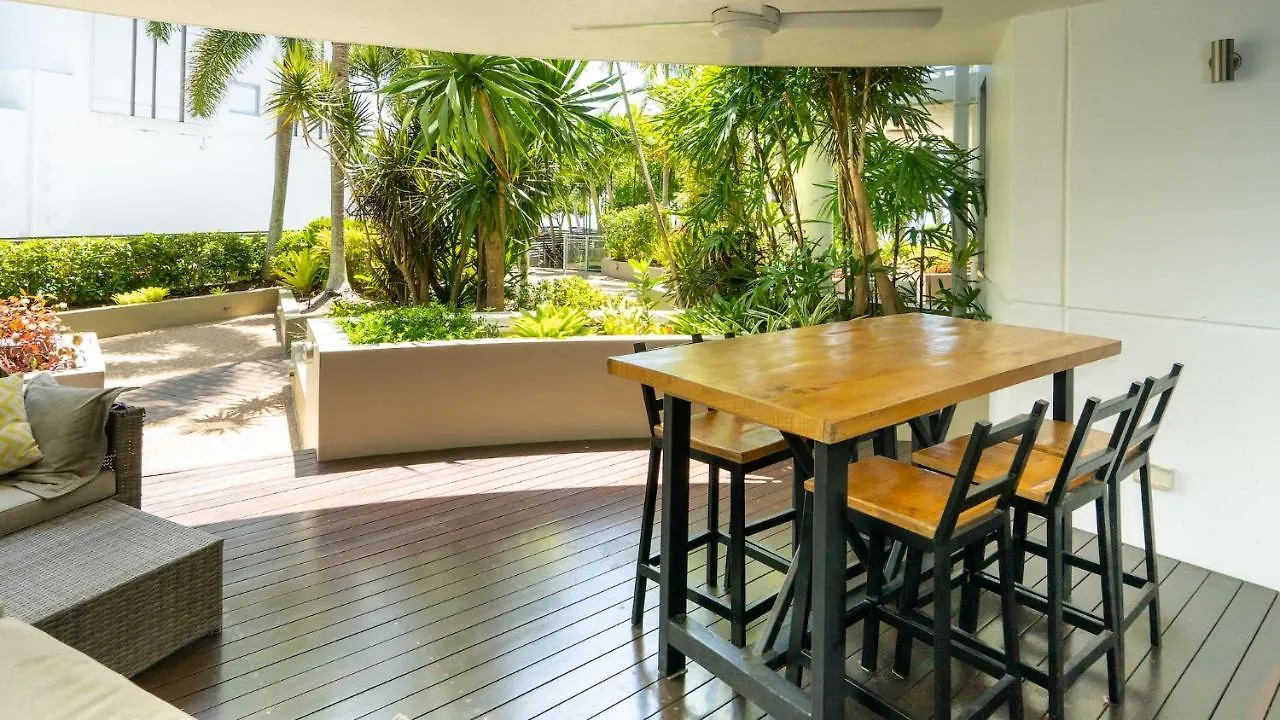 Vision Apartments Cairns 5*,  Avustralya