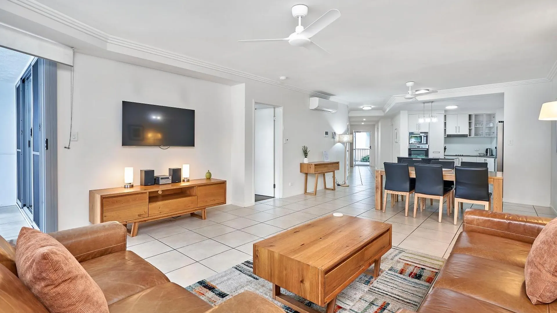 Vision Apartments Cairns 5*,  Avustralya